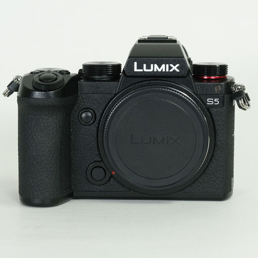 Panasonic LUMIX DC-S5 Panasonic LUMIX DC-S5