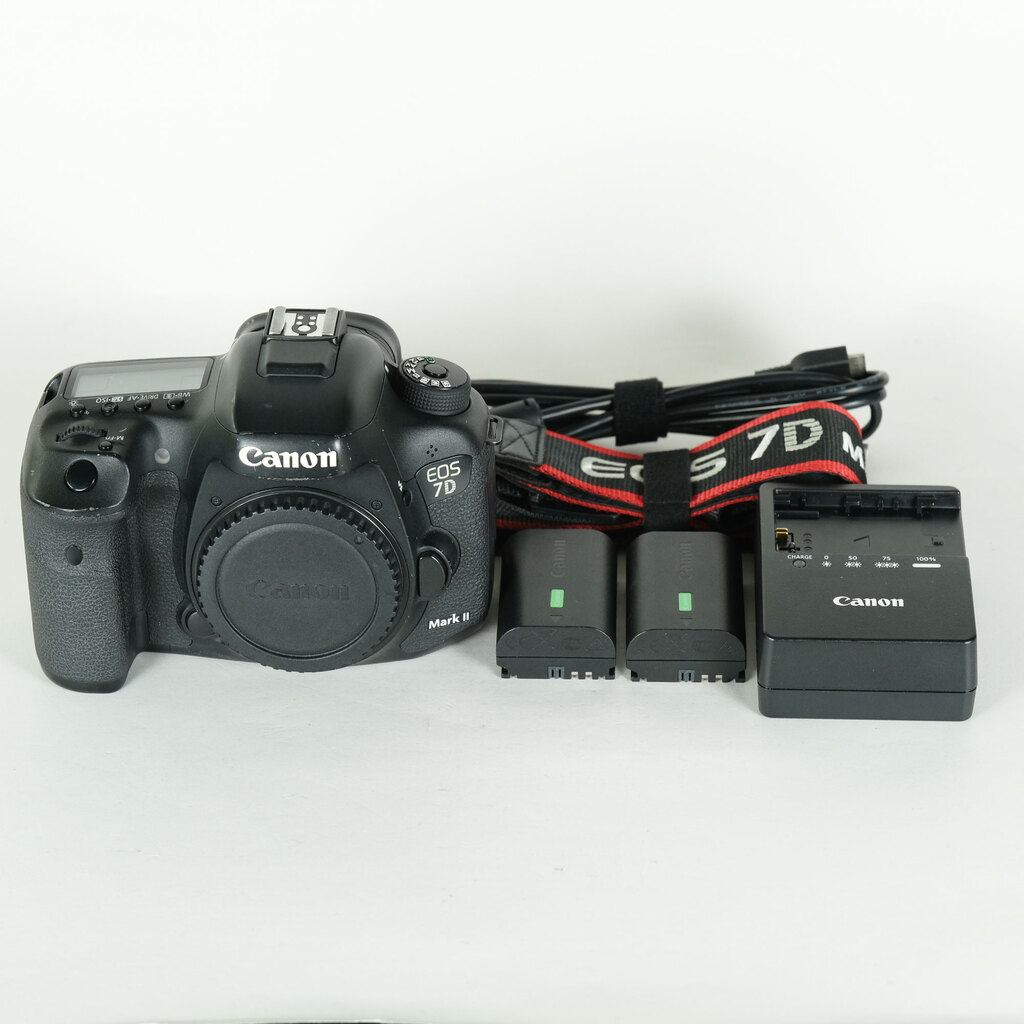 Canon EOS 7D Mark IIの出品 | ONE SCENE（ワンシーン）