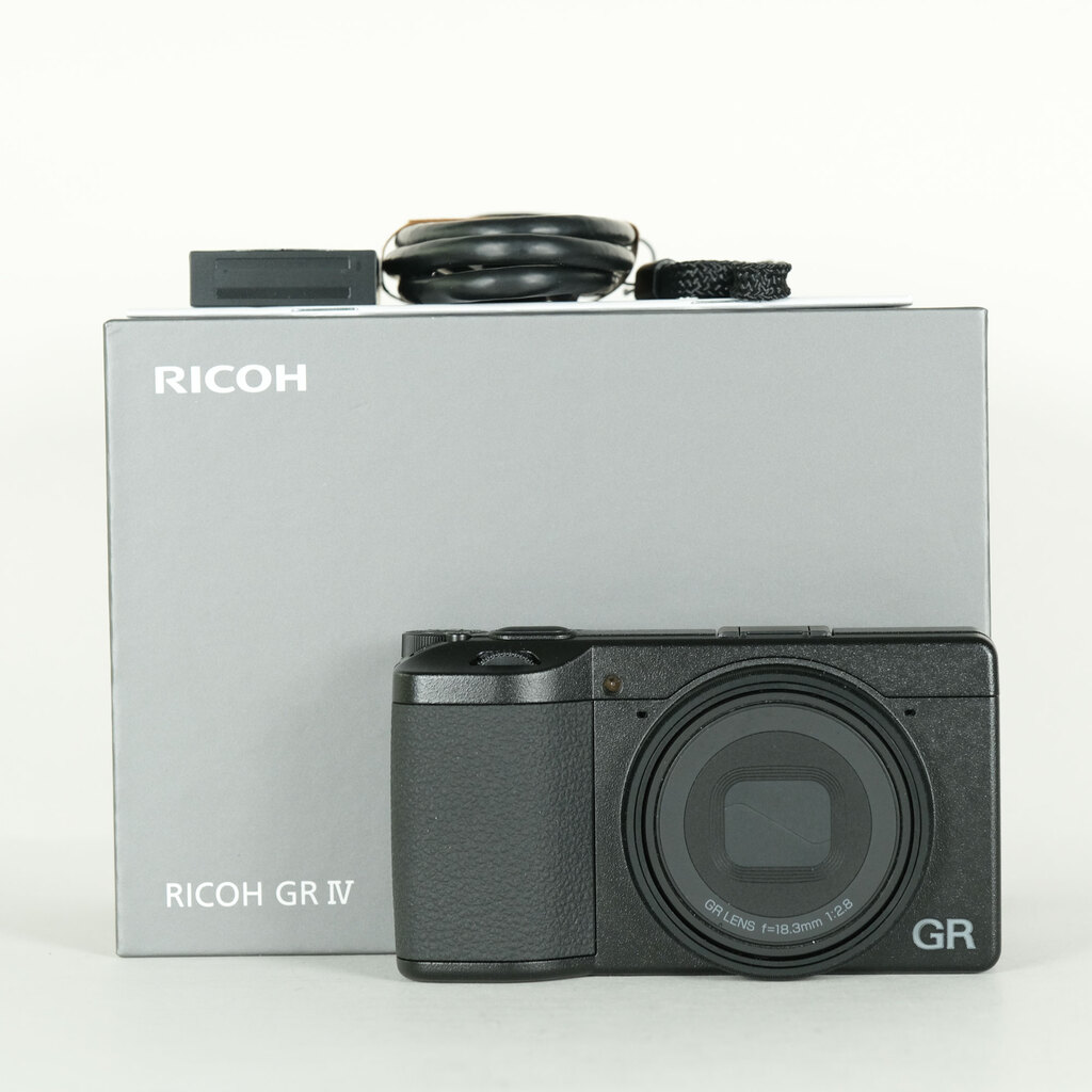 RICOH GR IVの出品 | ONE SCENE（ワンシーン）