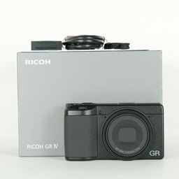 RICOH GR IV RICOH GR IV