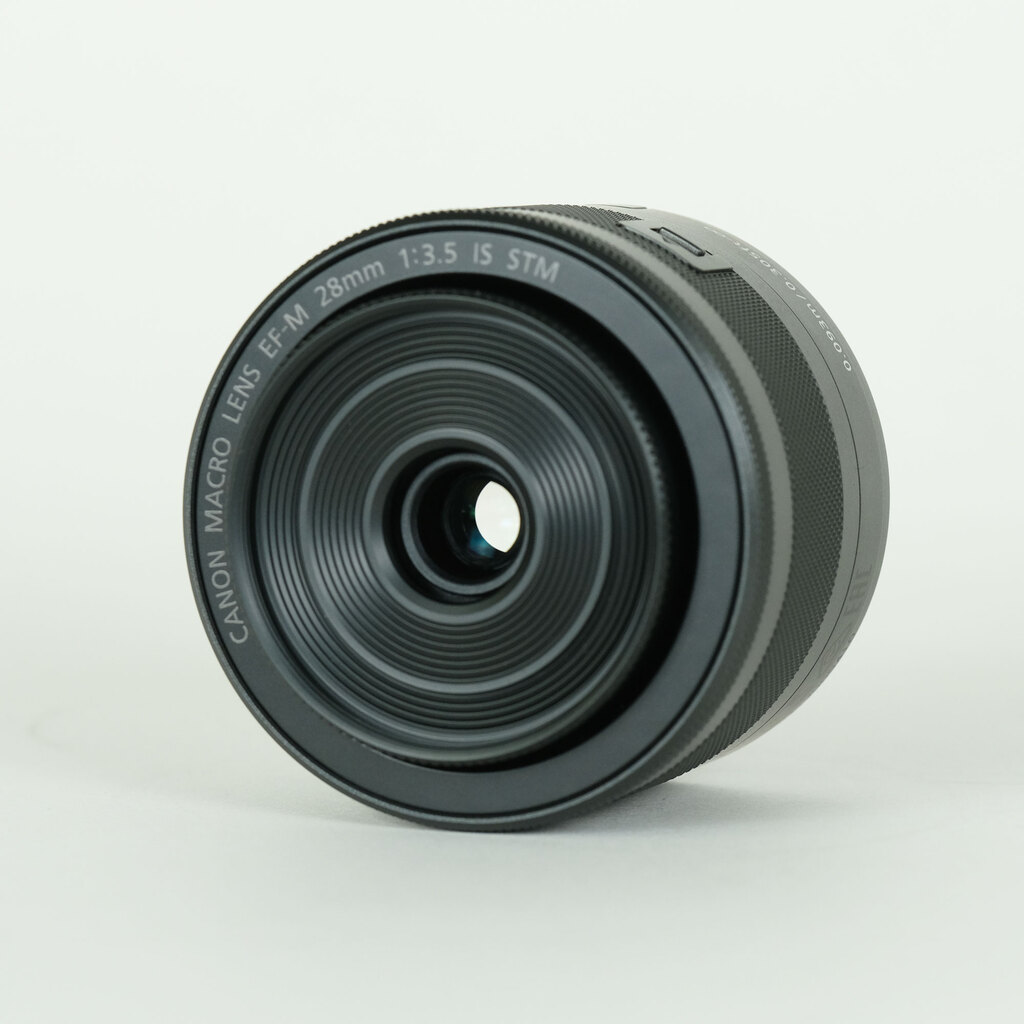 Canon EF-M28mm F3.5 マクロ IS STM