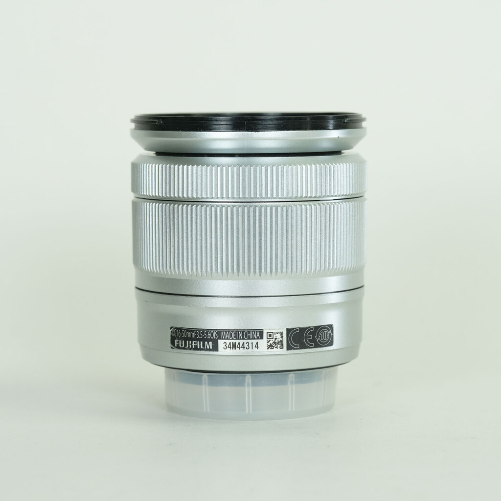 FUJIFILM フジノン XC16-50mm F3.5-5.6 OIS シルバー FUJIFILM フジノン XC16-50mm F3.5-5.6 OIS シルバー