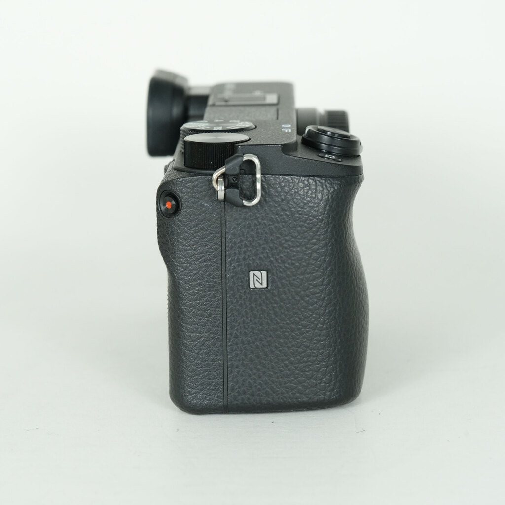 SONY ��6400�iILCE-6400�j [�{�f�B �u���b�N]