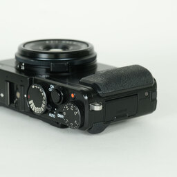 FUJIFILM X70 ブラック FUJIFILM X70 ブラック