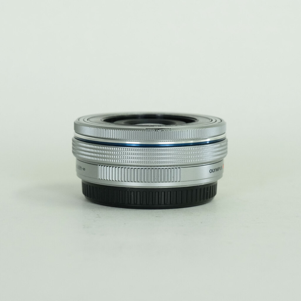 OLYMPUS M.ZUIKO DIGITAL ED 14-42mm F3.5-5.6 EZ シルバー