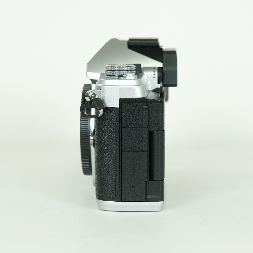 OM SYSTEM OM-3