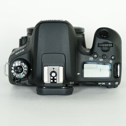 Canon EOS 9000D
