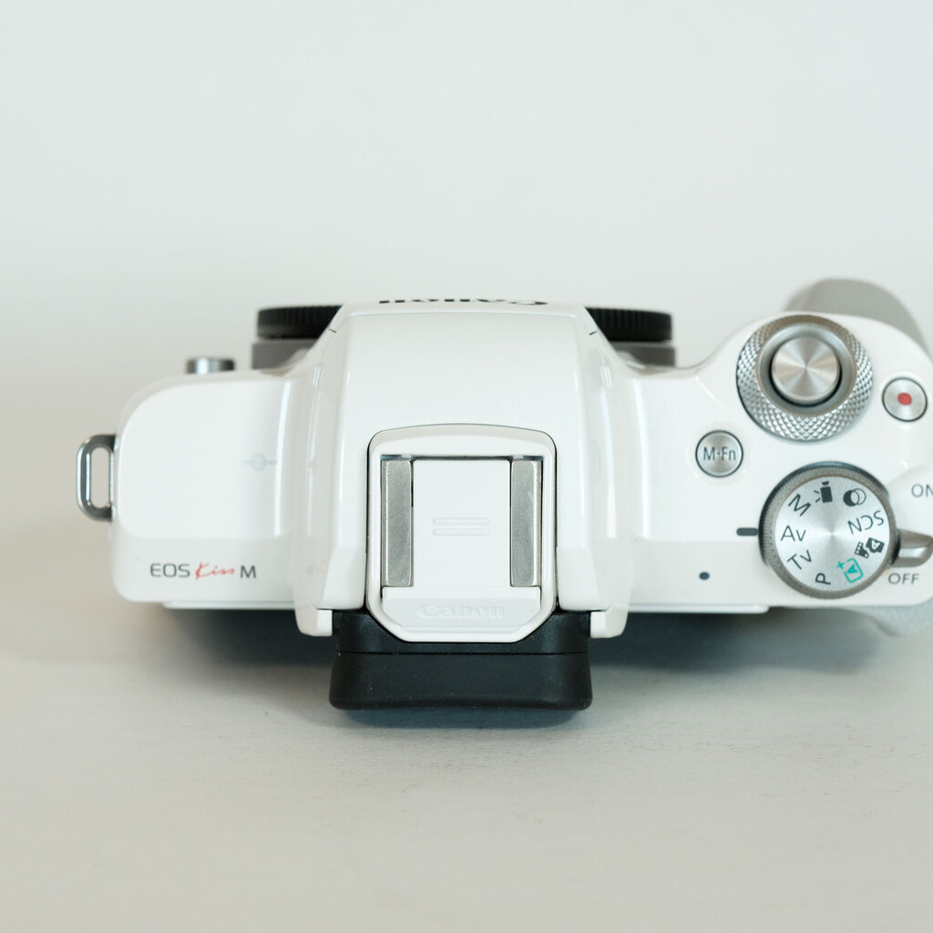 Canon EOS Kiss M