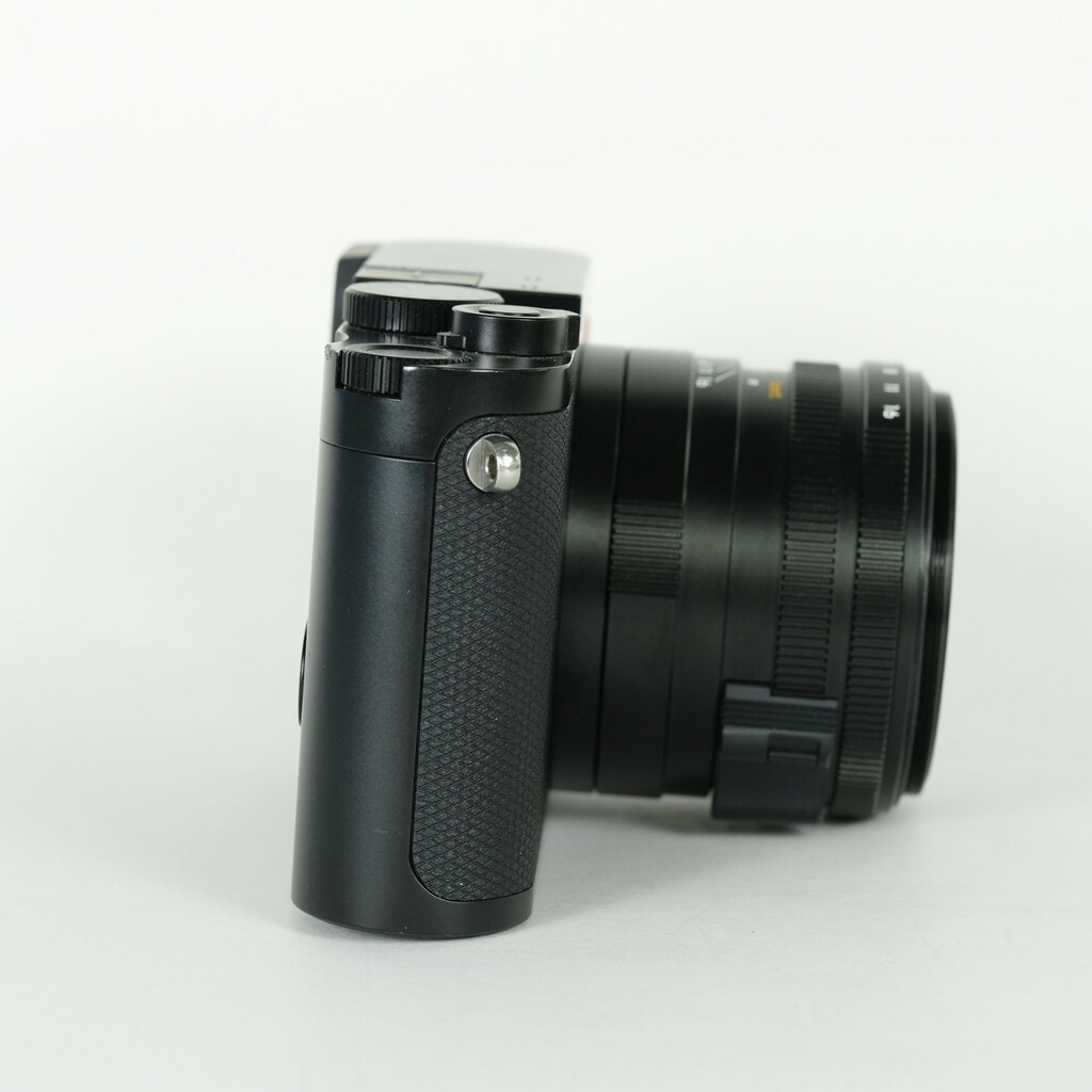 LEICA Q2の出品 | ONE SCENE（ワンシーン）