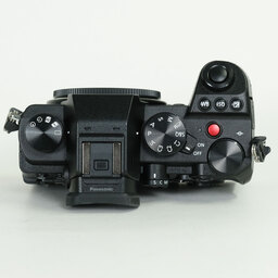 Panasonic LUMIX DC-S5 Panasonic LUMIX DC-S5