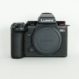 Panasonic LUMIX S5II DC-S5M2