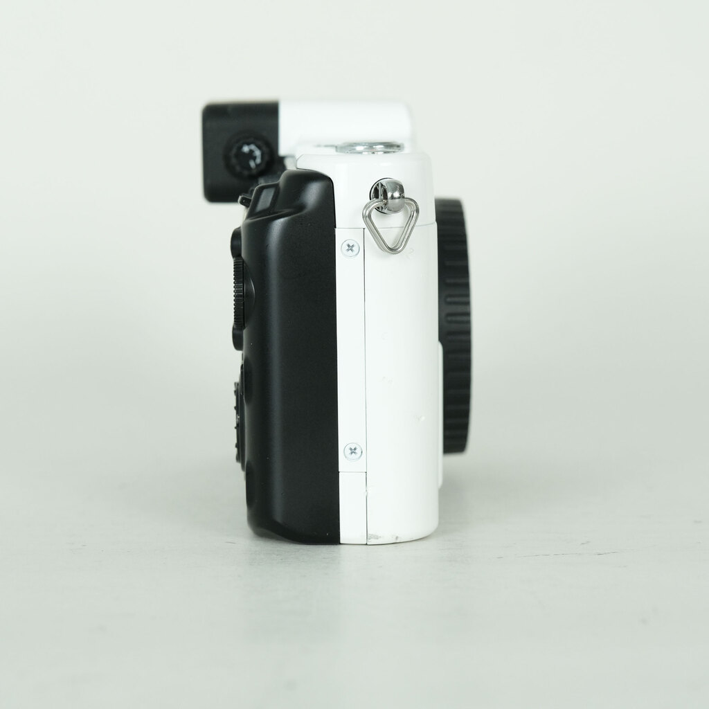 Nikon Nikon1 V1 ボディ ホワイト Nikon Nikon1 V1 ボディ ホワイト