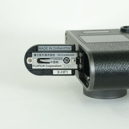 FUJIFILM X half X-HF1