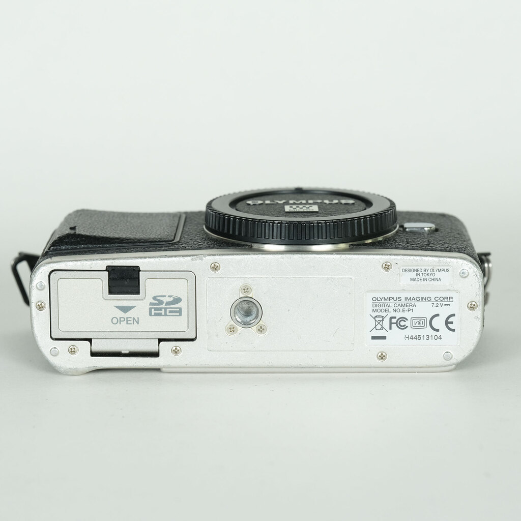 OLYMPUS PEN E-P1 ボディ シルバー