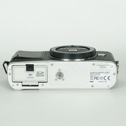 OLYMPUS PEN E-P1 ボディ シルバー