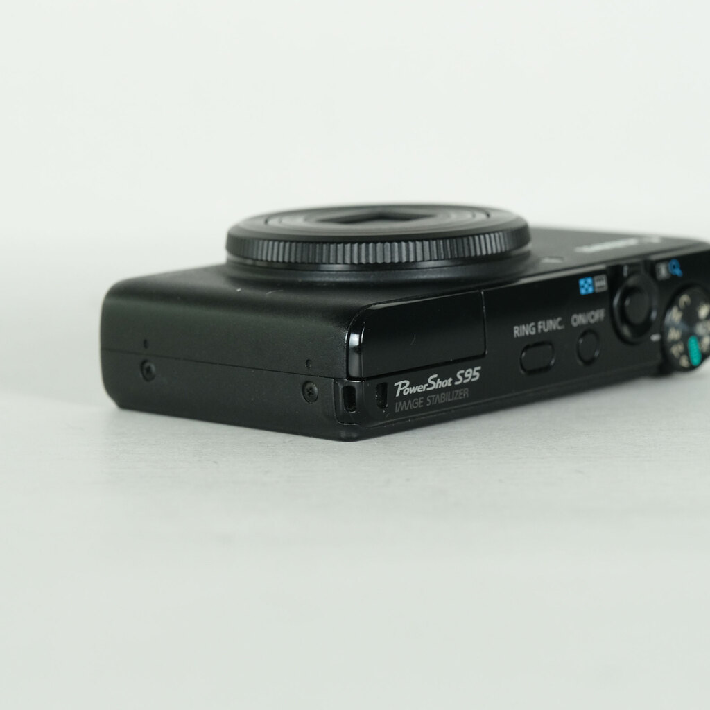 Canon PowerShot S95の出品 | ONE SCENE（ワンシーン）