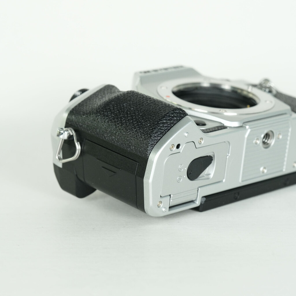 OM SYSTEM OM-5 Mark II ボディ シルバーの出品 | ONE SCENE（ワンシーン）
