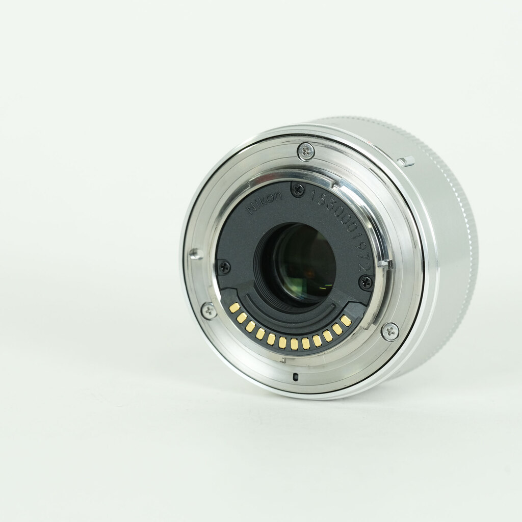 Nikon 1 NIKKOR 18.5/1.8 シルバー