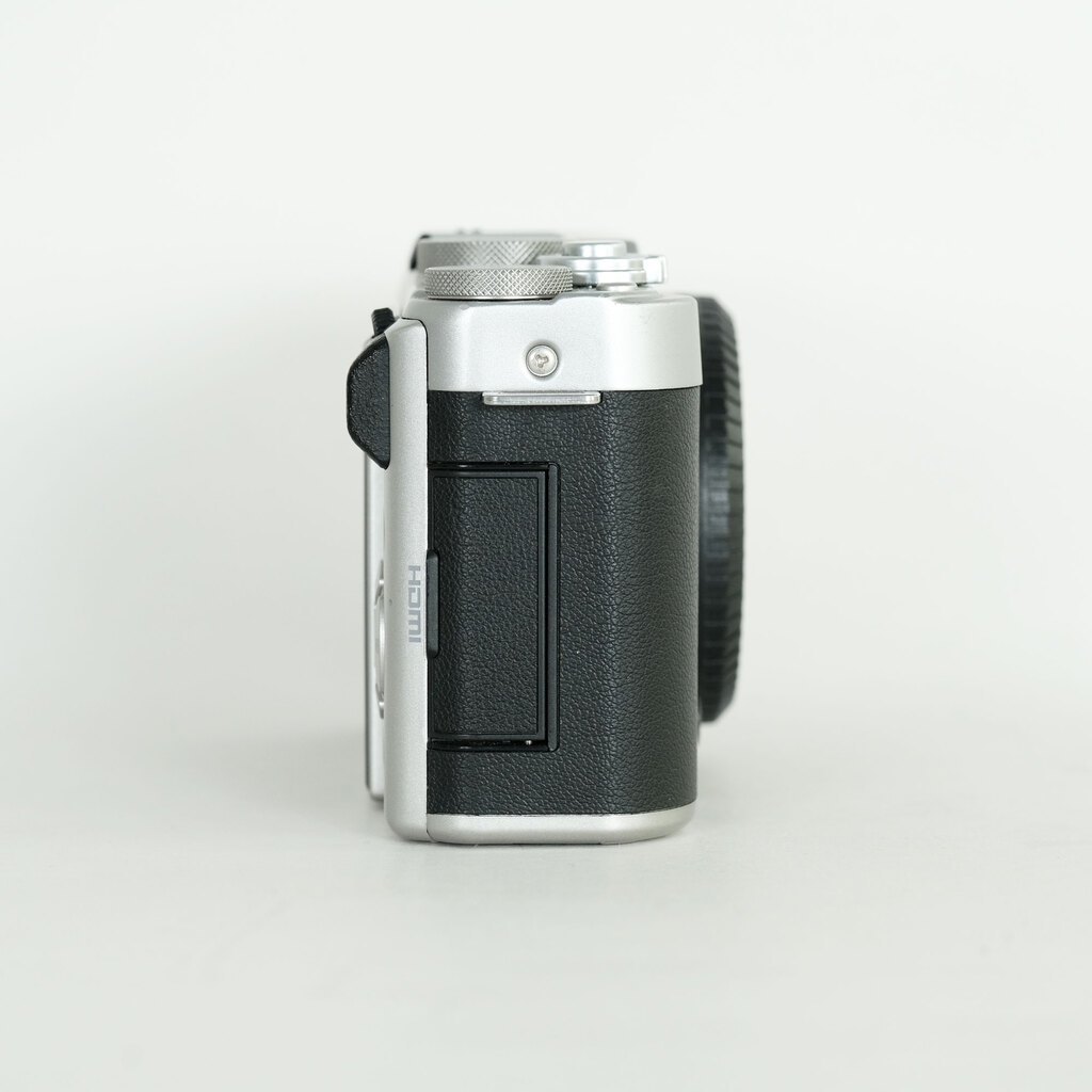 FUJIFILM X-A3 ボディ  シルバー