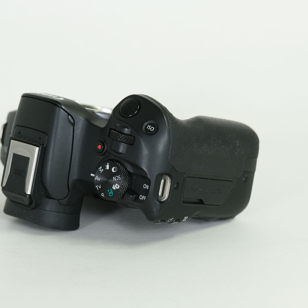 Canon EOS R50