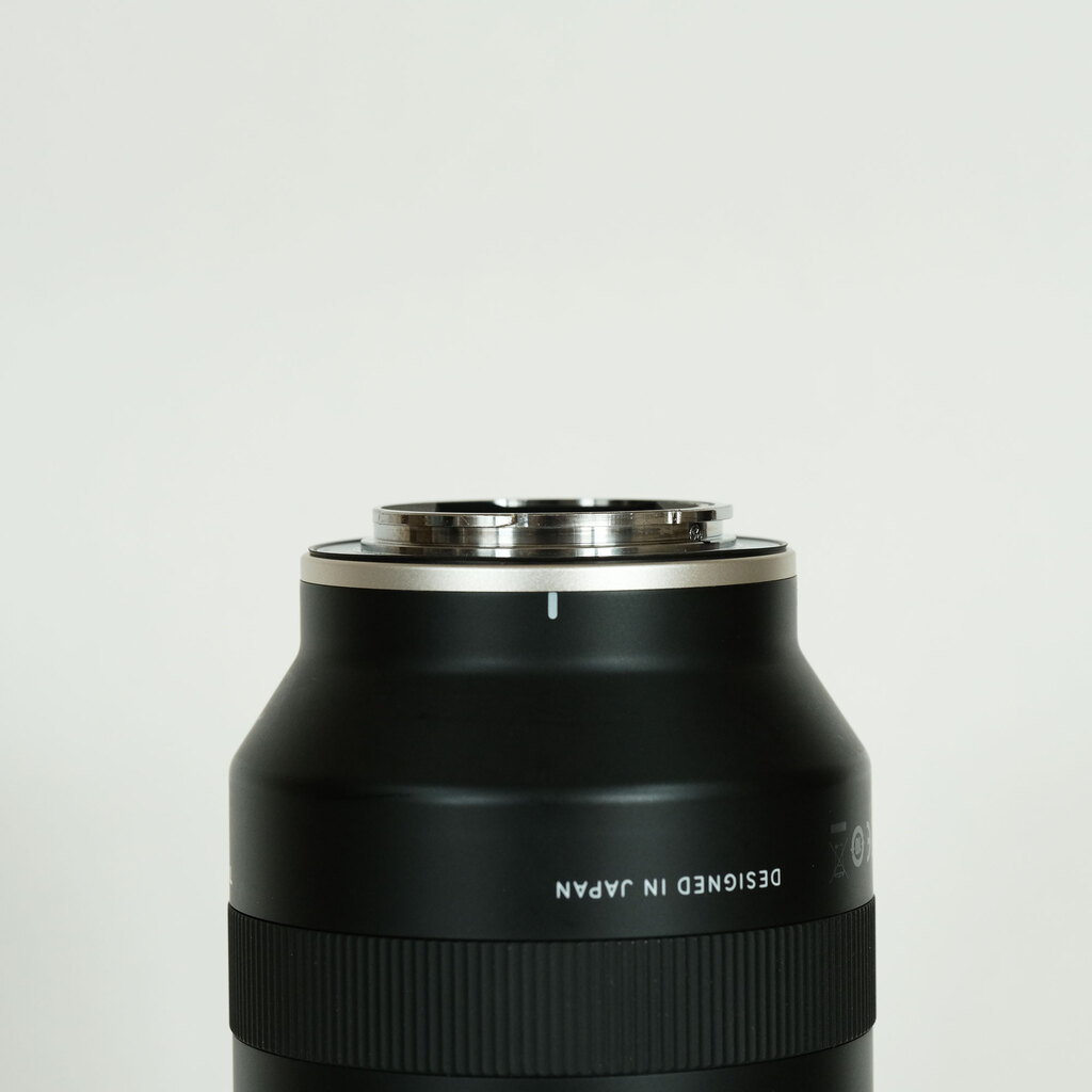 レンズ(ズーム) tamron A056 70-180mm F/2.8 Di III VXD TAMRON 70-180mm F/2.8 Di III VXD (Model A056) [ ソニーE用 ]の出品