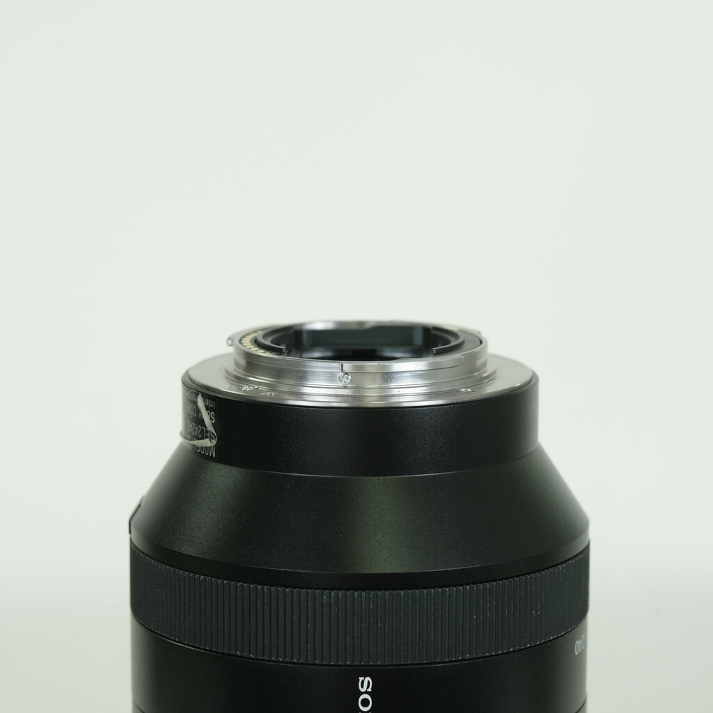 SONY FE 24-240mm F3.5-6.3 OSS SEL24240