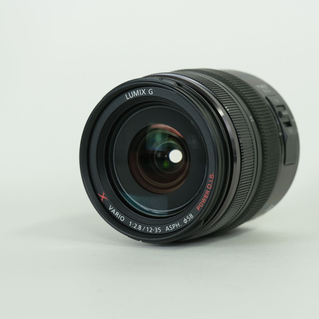 Panasonic LUMIX G X VARIO 12-35mm / F2.8 ASPH. / POWER O.I.S. Panasonic LUMIX G X VARIO 12-35mm / F2.8 ASPH. / POWER O.I.S.