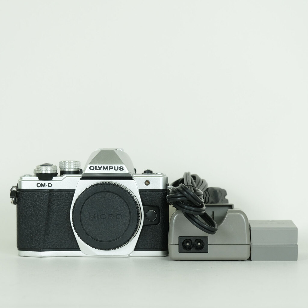 OLYMPUS OM-D E-M10 Mark II OLYMPUS OM-D E-M10 Mark II