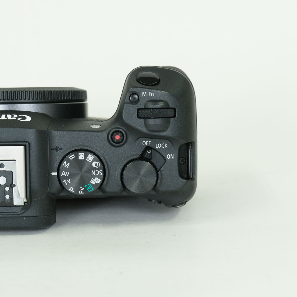 Canon EOS R8