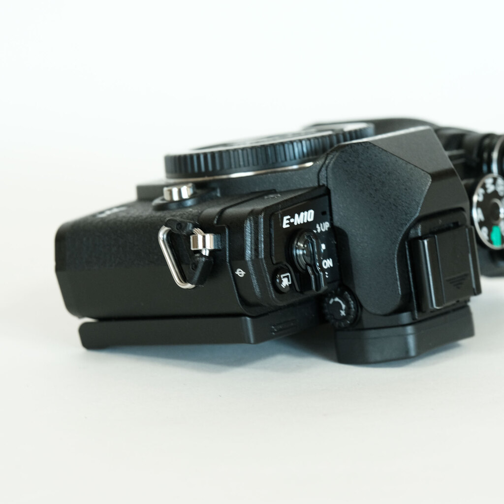 OLYMPUS OM-D E-M10 Mark IVの出品 | ONE SCENE（ワンシーン）