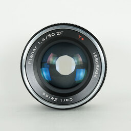 Carl Zeiss Planar T* 50mm F1.4 ZF [ニコンF用]