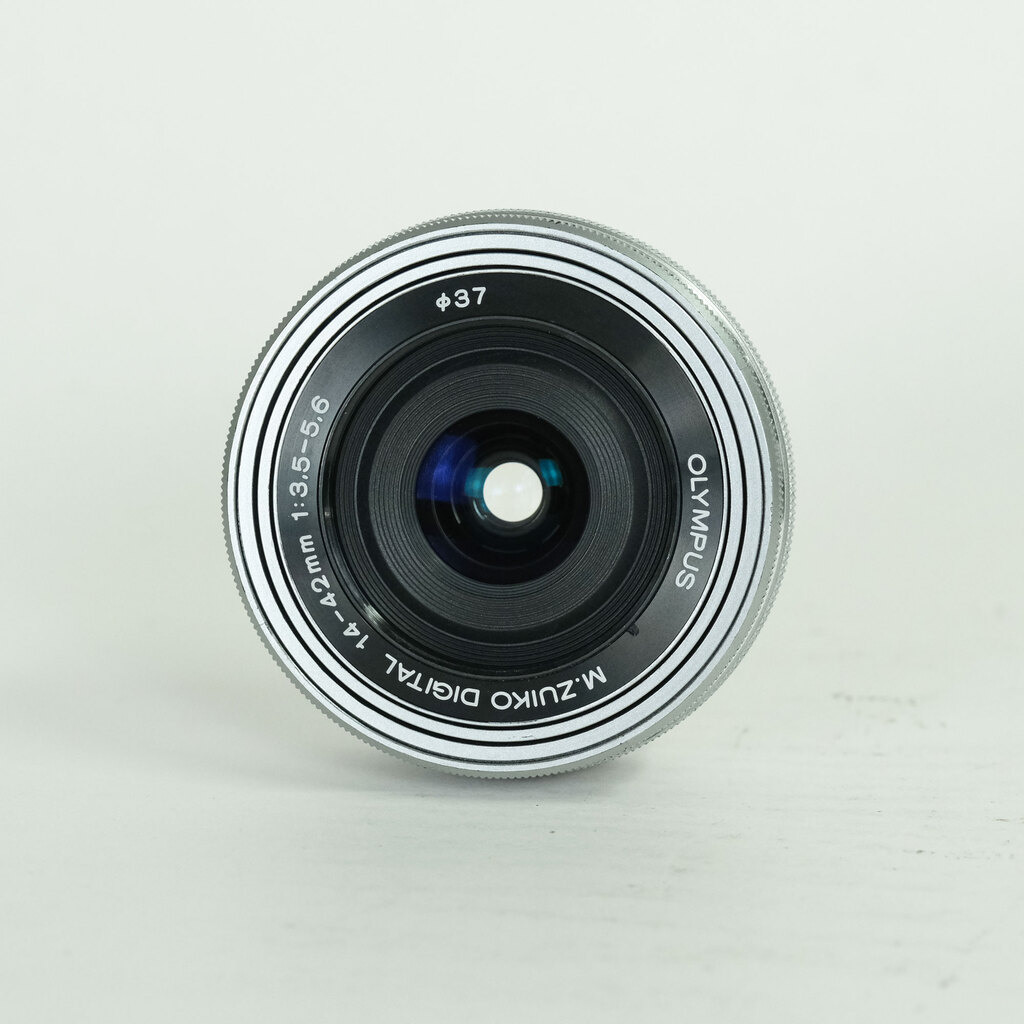 OLYMPUS M.ZUIKO DIGITAL ED 14-42mm F3.5-5.6 EZ シルバー