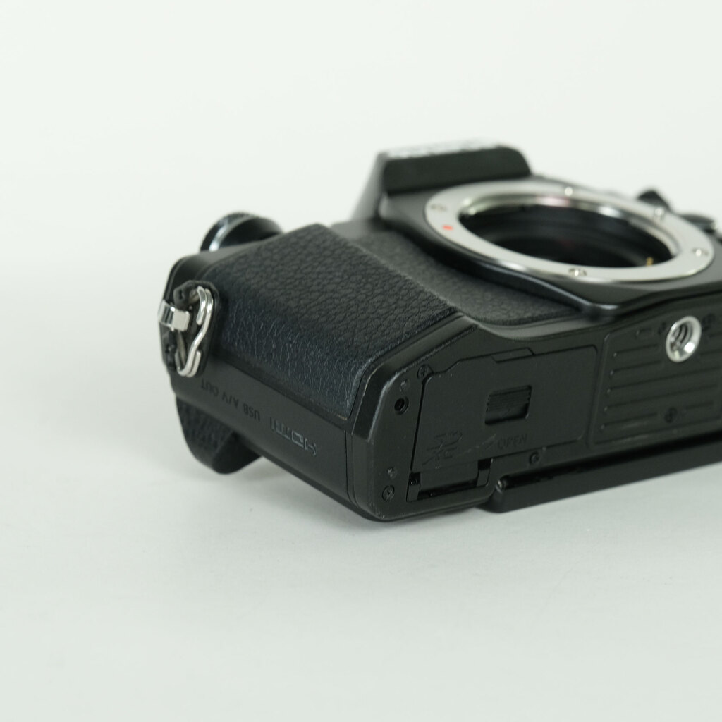 OLYMPUS OM-D E-M10 Mark II