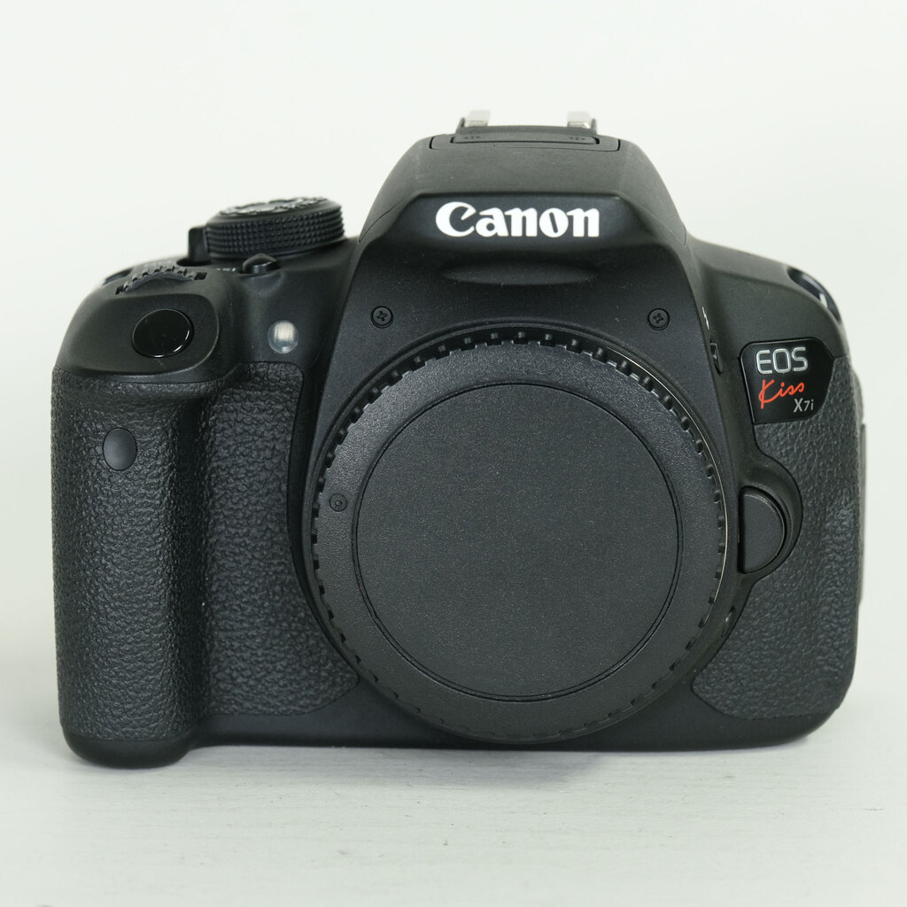 Canon EOS Kiss X7i
