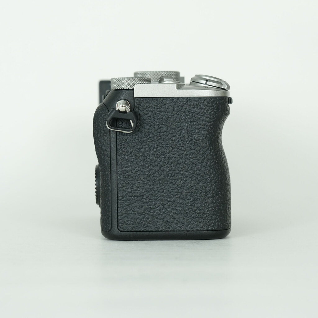 SONY ��7C II�iILCE-7CM2�j [�{�f�B �V���o�[]