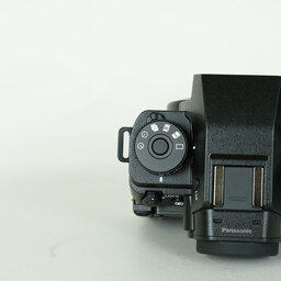 Panasonic LUMIX DC-S1M2ES ボディ