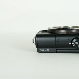 Canon EOS M100