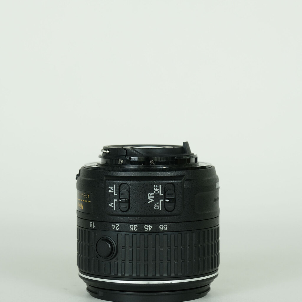 Nikon AF-S DX NIKKOR 18-55mm f3.5-5.6G VR IIの出品 | ONE SCENE