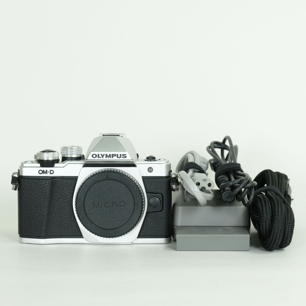 OLYMPUS OM-D E-M10 Mark II OLYMPUS OM-D E-M10 Mark II