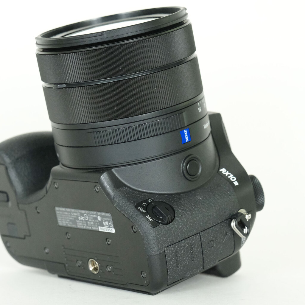 SONY Cyber-shot DSC-RX10M3