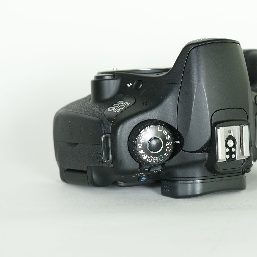 Canon EOS 60D 完全動作品 ボディ キヤノン EOS 60D ボディ［ジャンク品］ 中古の通販 by バイセル