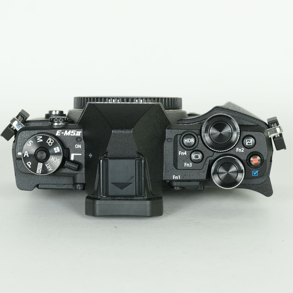 OLYMPUS OM-D E-M5 Mark II