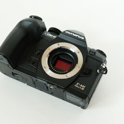 OLYMPUS OM-D E-M1 Mark III