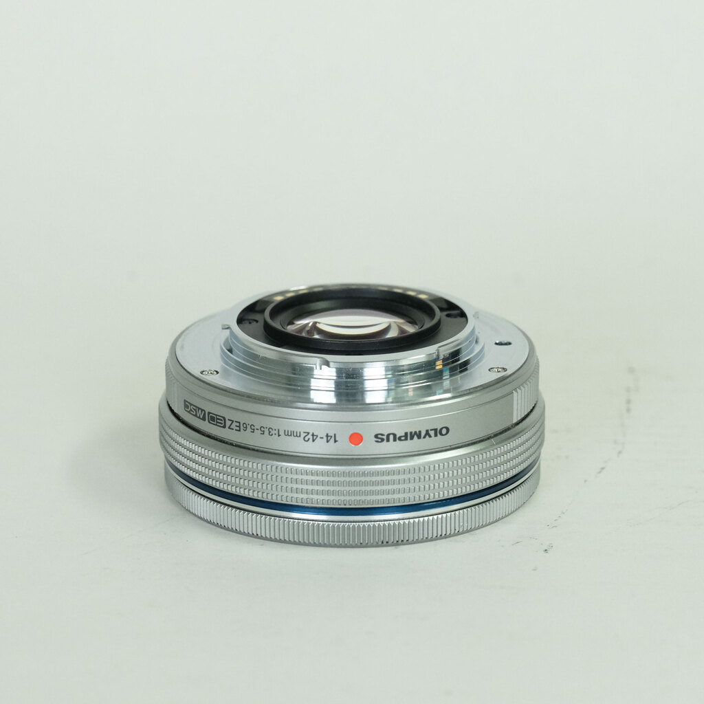 OLYMPUS M.ZUIKO DIGITAL ED 14-42mm F3.5-5.6 EZ シルバー