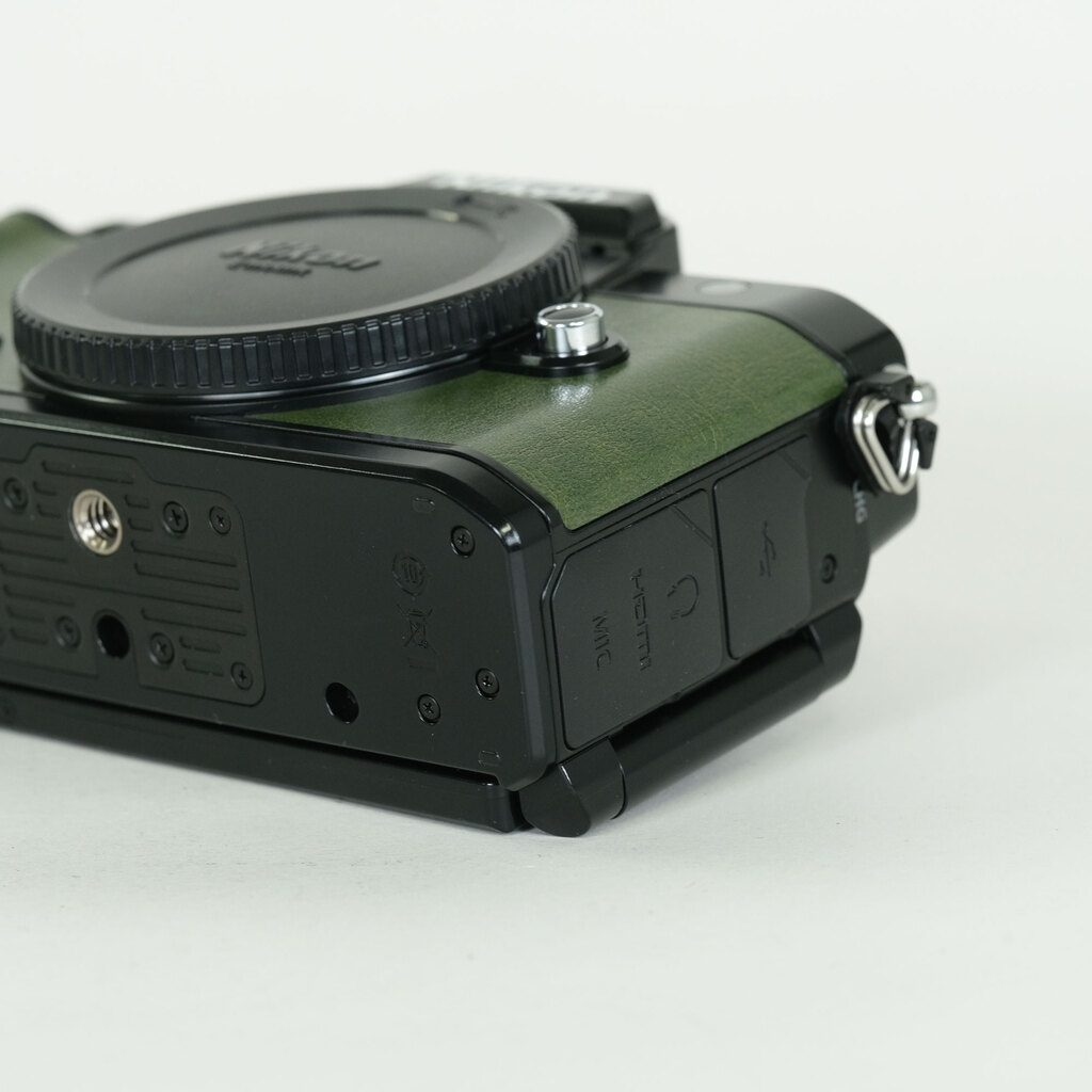 Nikon Z f プレミアムエクステリア張替済み