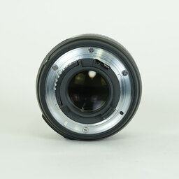 Nikon AF-S DX NIKKOR 35mm f/1.8G Nikon AF-S DX NIKKOR 35mm f/1.8G