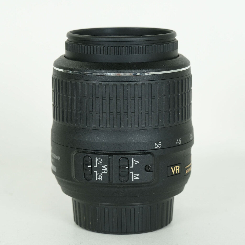 Nikon AF-S DX NIKKOR 18-55mm F3.5-5.6 G VR Nikon AF-S DX NIKKOR 18-55mm F3.5-5.6 G VR