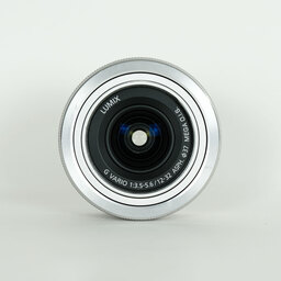 Panasonic LUMIX G VARIO 12-32mm / F3.5-5.6 ASPH. / MEGA O.I.S.