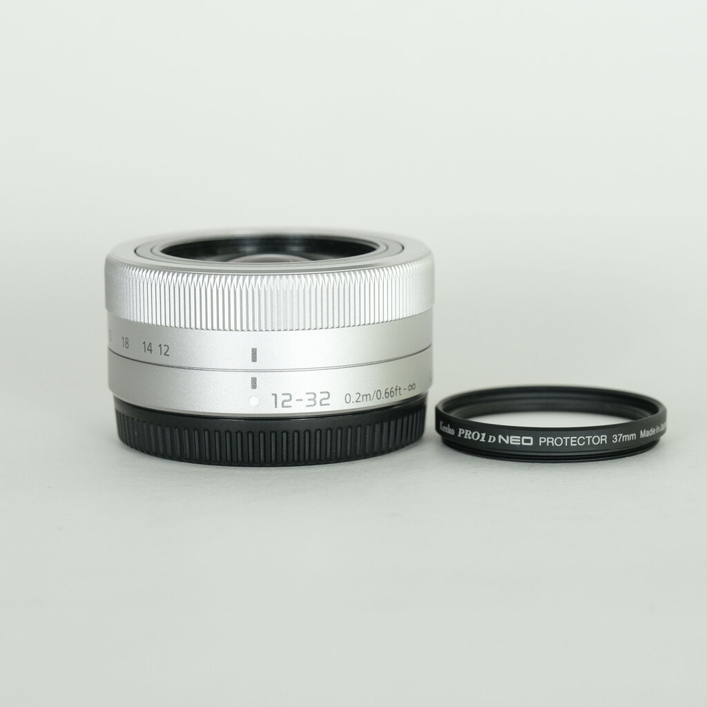 Panasonic LUMIX G VARIO 12-32mm / F3.5-5.6 ASPH. / MEGA O.I.S.