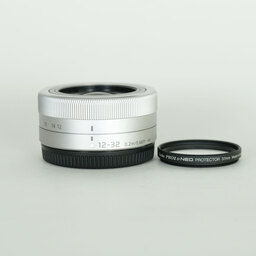 Panasonic LUMIX G VARIO 12-32mm / F3.5-5.6 ASPH. / MEGA O.I.S.